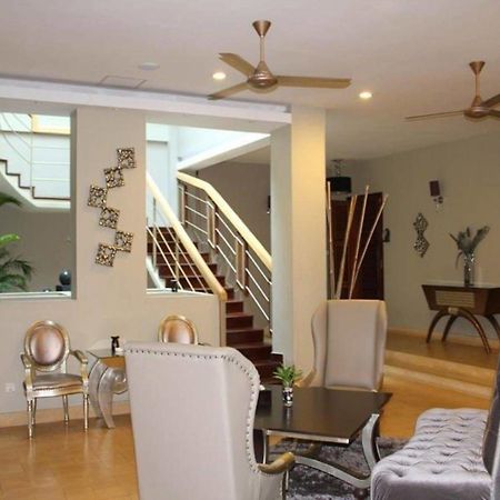 פנום פן Riverview Cambodia Boutique Hotel מראה חיצוני תמונה