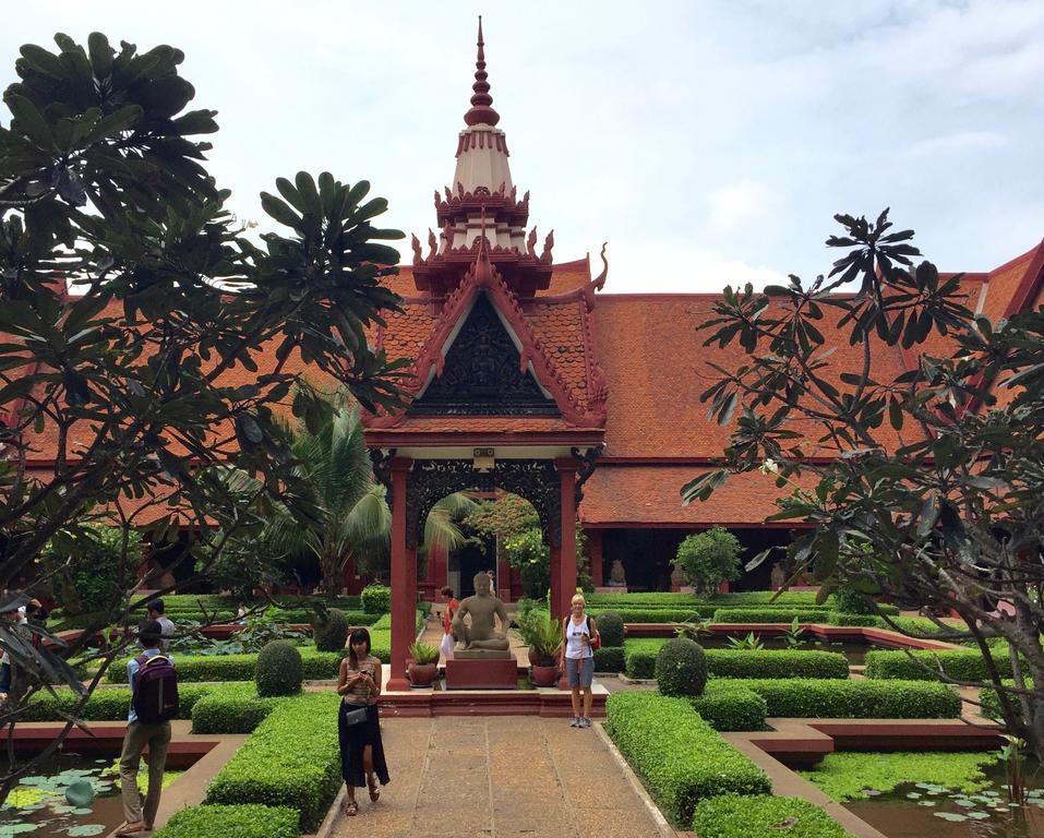 פנום פן Riverview Cambodia Boutique Hotel מראה חיצוני תמונה