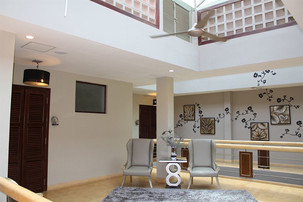 פנום פן Riverview Cambodia Boutique Hotel מראה חיצוני תמונה