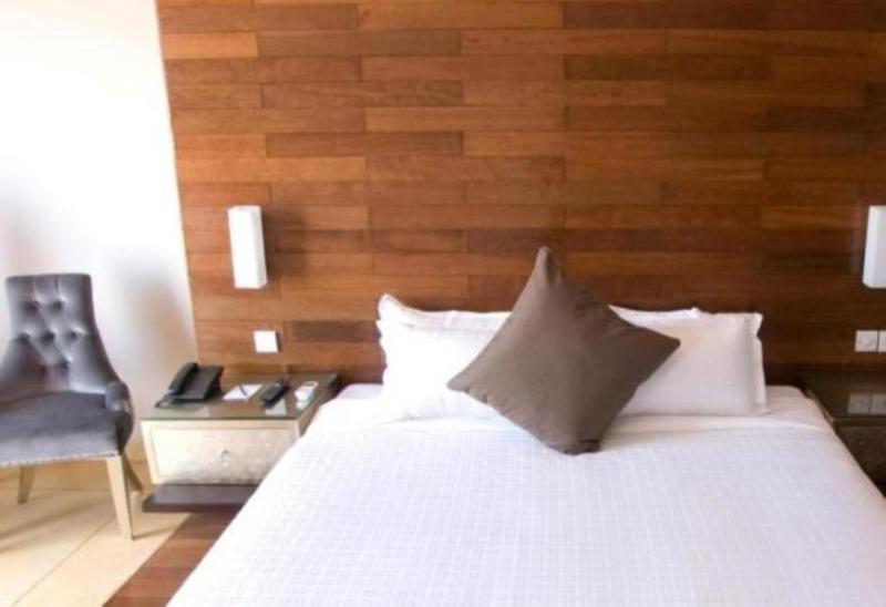 פנום פן Riverview Cambodia Boutique Hotel מראה חיצוני תמונה