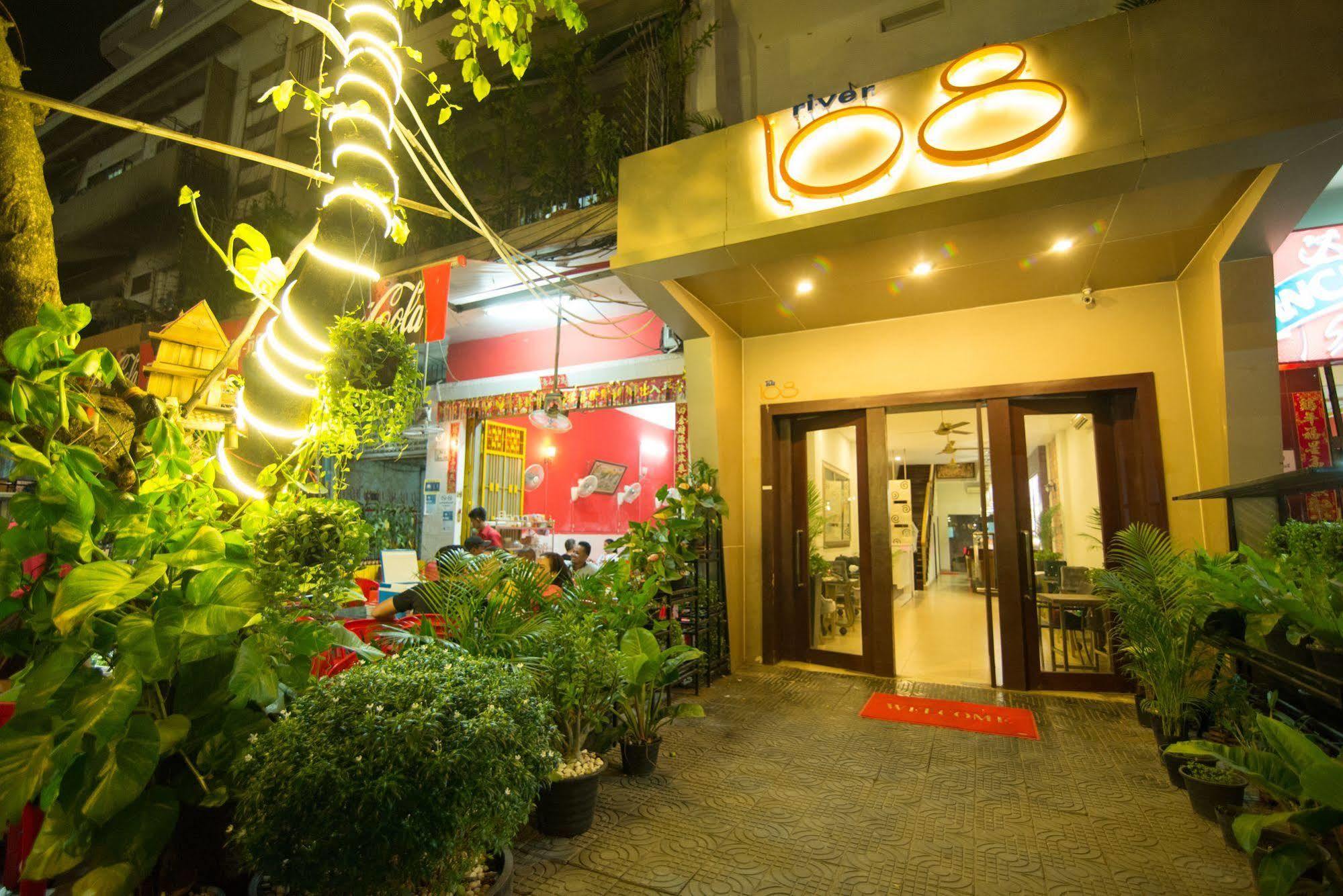 פנום פן Riverview Cambodia Boutique Hotel מראה חיצוני תמונה