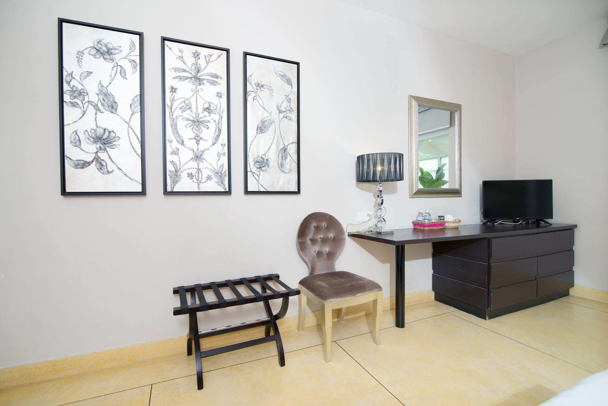 פנום פן Riverview Cambodia Boutique Hotel מראה חיצוני תמונה