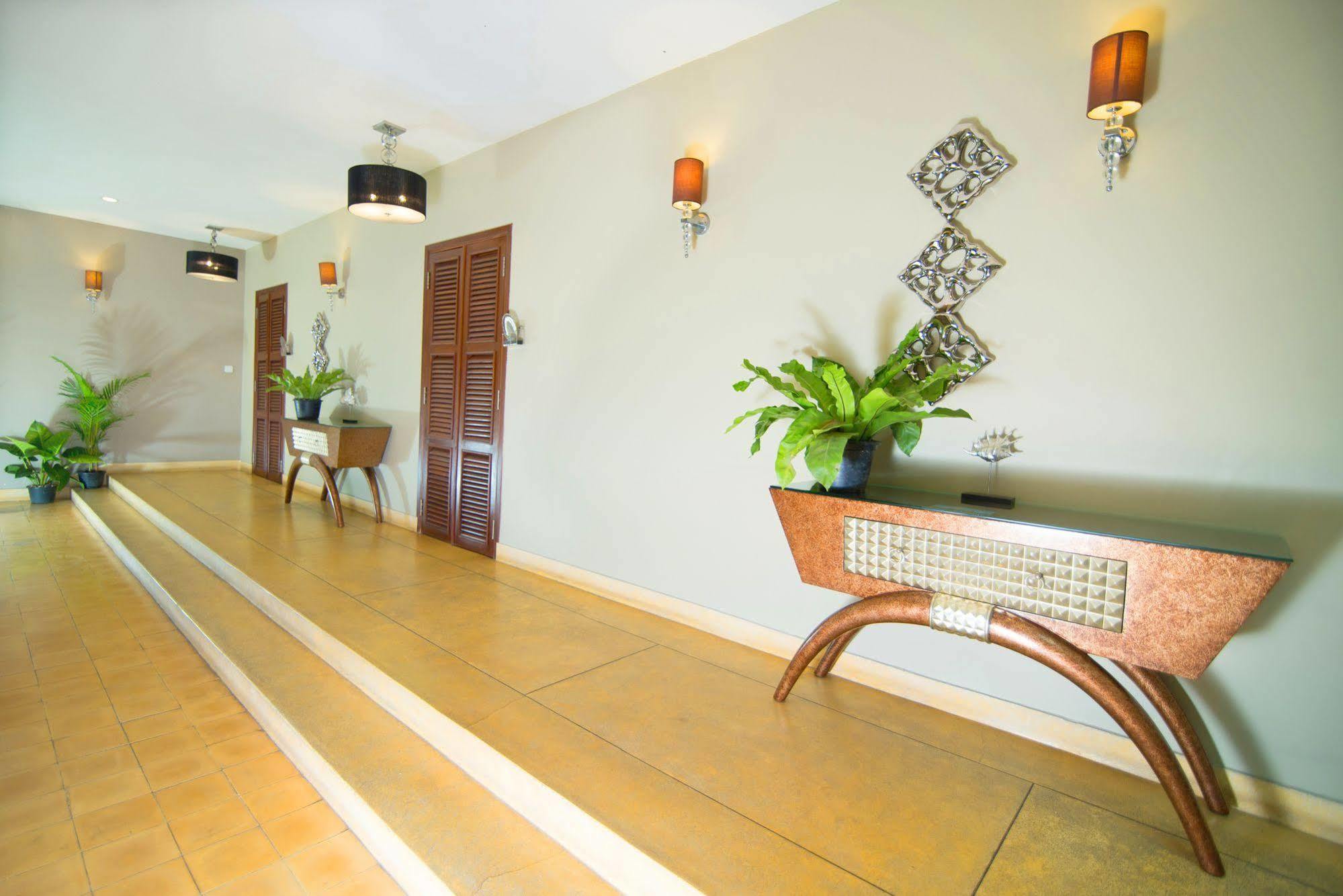 פנום פן Riverview Cambodia Boutique Hotel מראה חיצוני תמונה